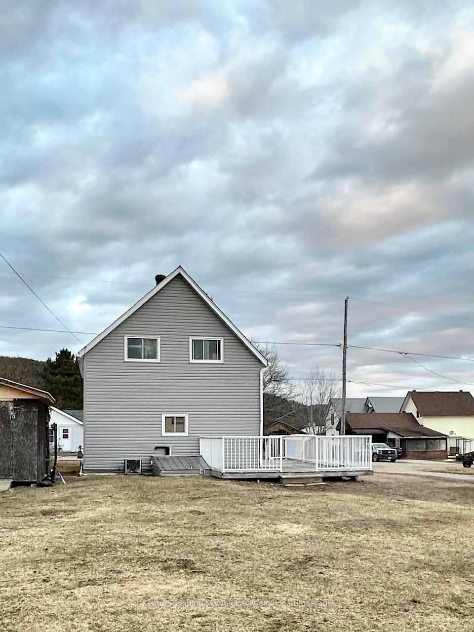 Photo 14 of 330 4th Street, Mattawa — HOMEH
