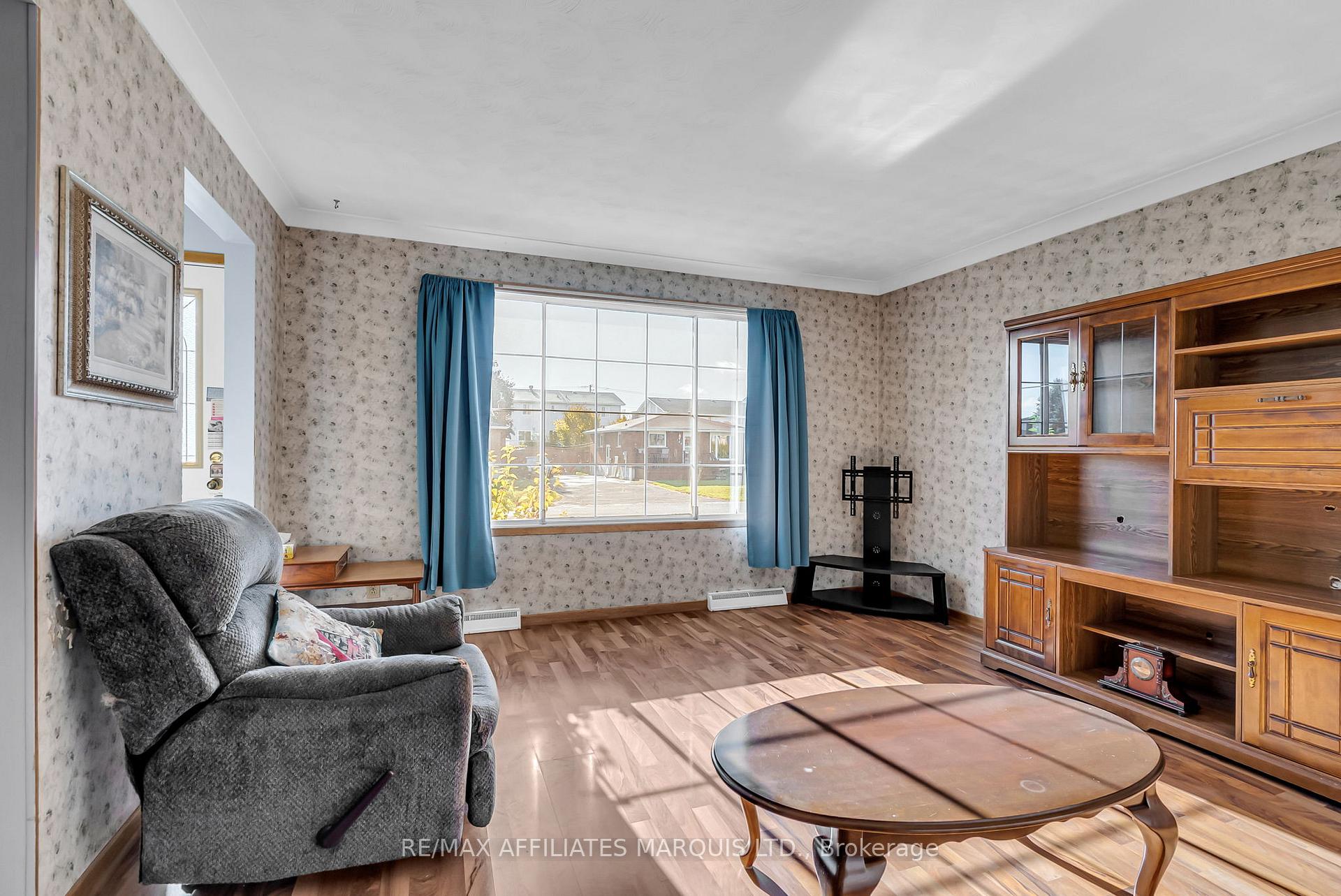 Photo 3 of 113 Vimy Avenue, Cornwall — HOMEH