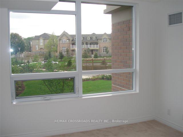 Photo 6 of Unit 206, 33 Cox Boulevard, Markham, Unionville — HOMEH