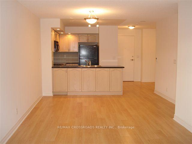 Photo 10 of Unit 206, 33 Cox Boulevard, Markham, Unionville — HOMEH