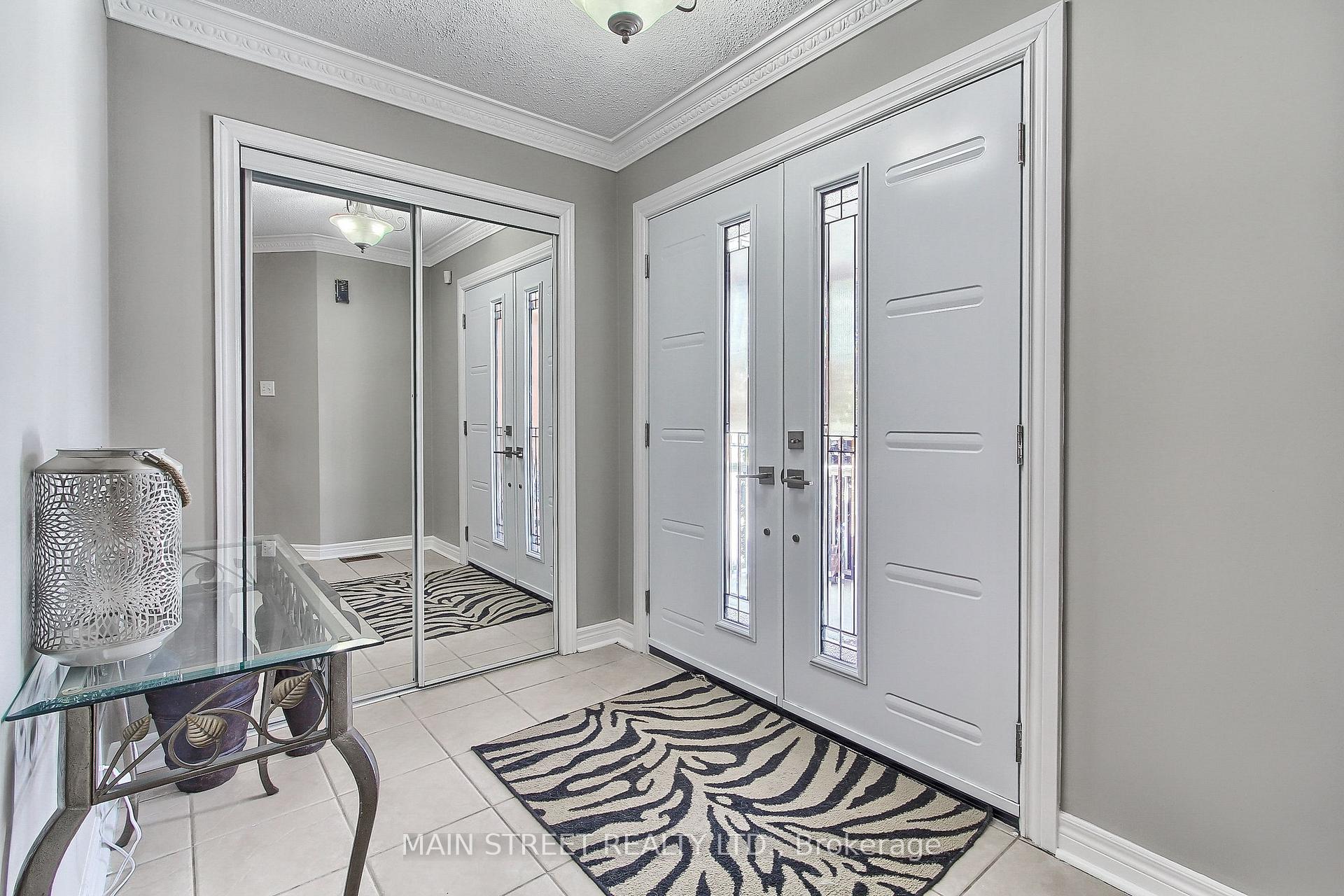 Photo 5 of 46 Silverstone Crescent, Georgina, Keswick South — HOMEH