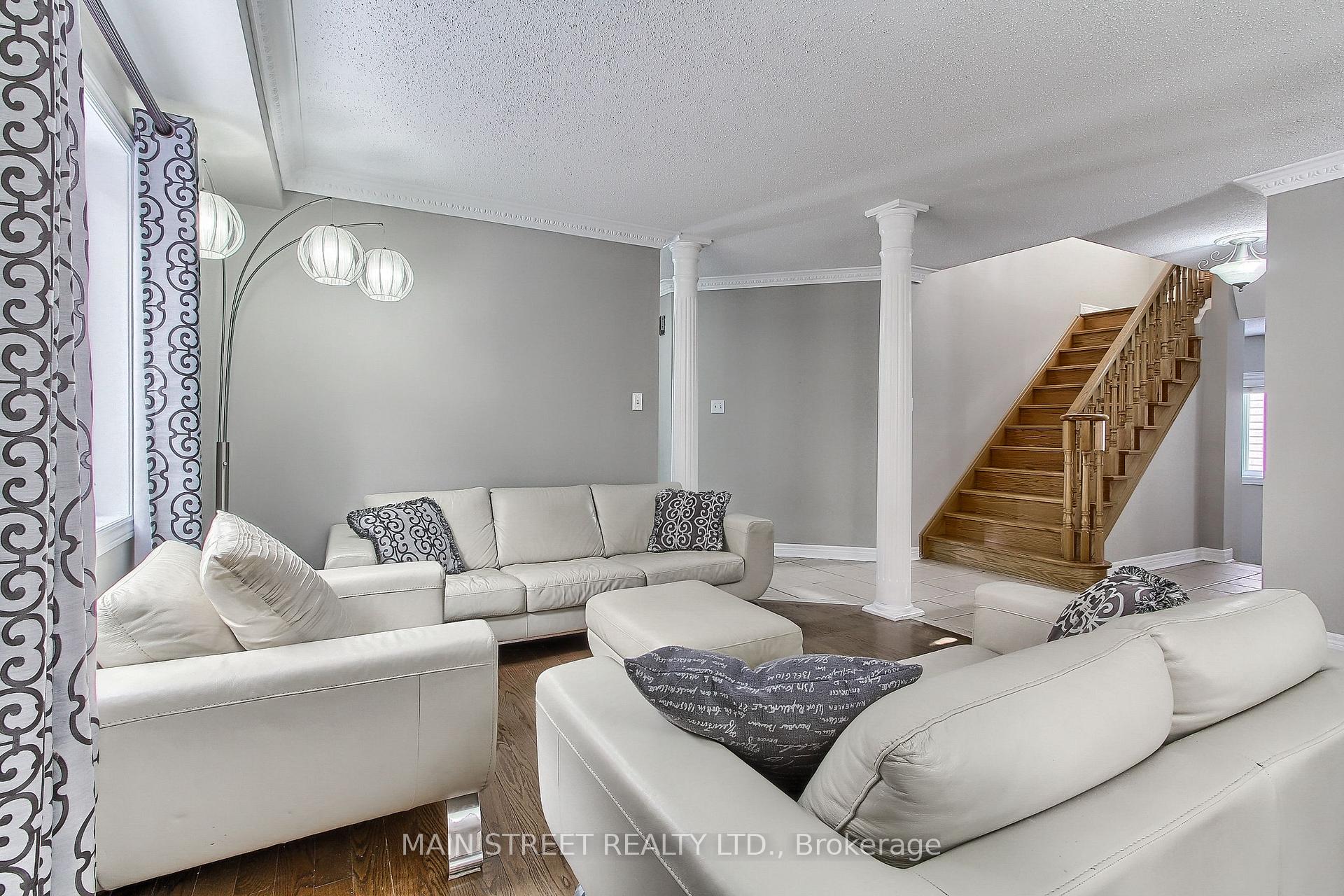 Photo 9 of 46 Silverstone Crescent, Georgina, Keswick South — HOMEH