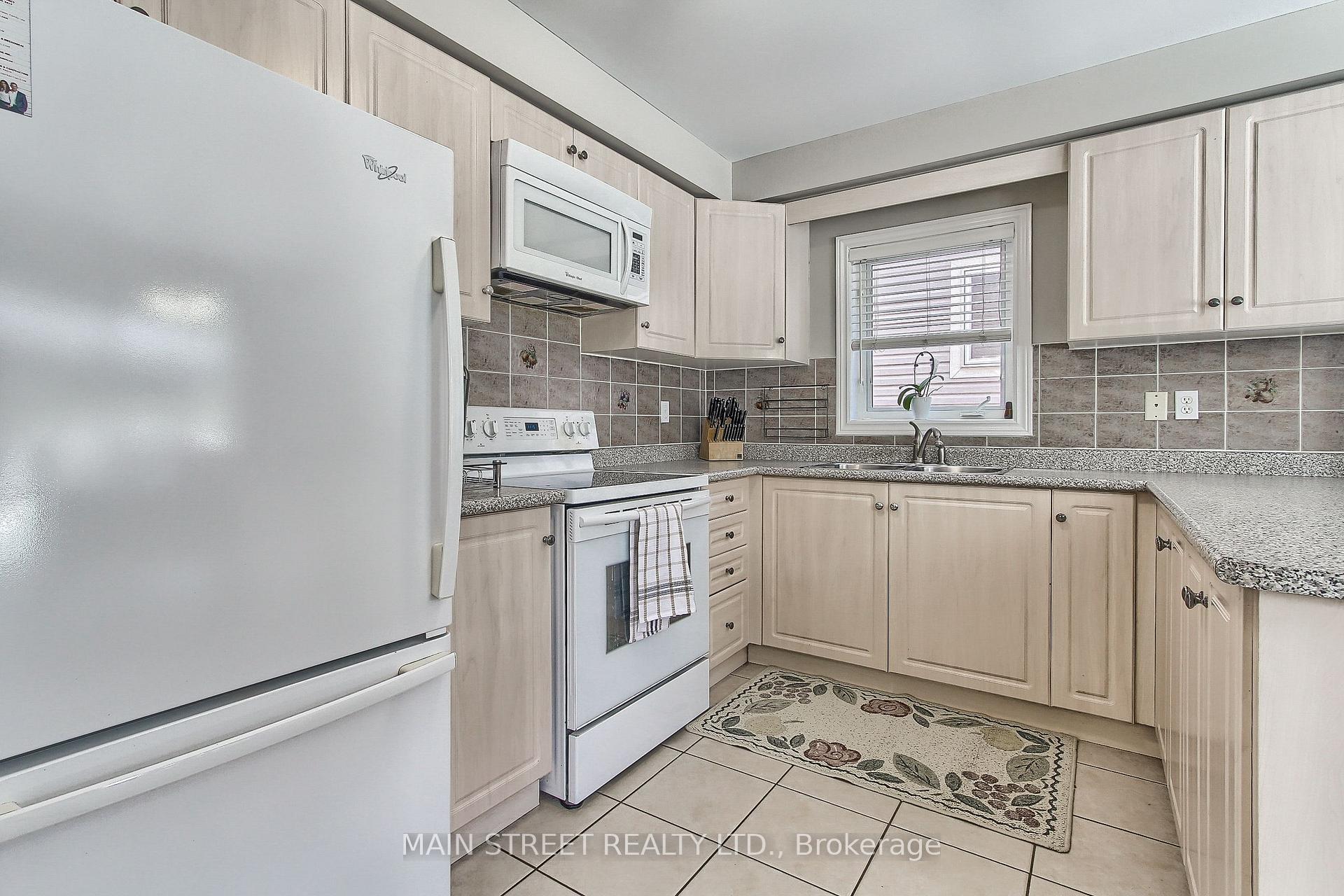 Photo 14 of 46 Silverstone Crescent, Georgina, Keswick South — HOMEH