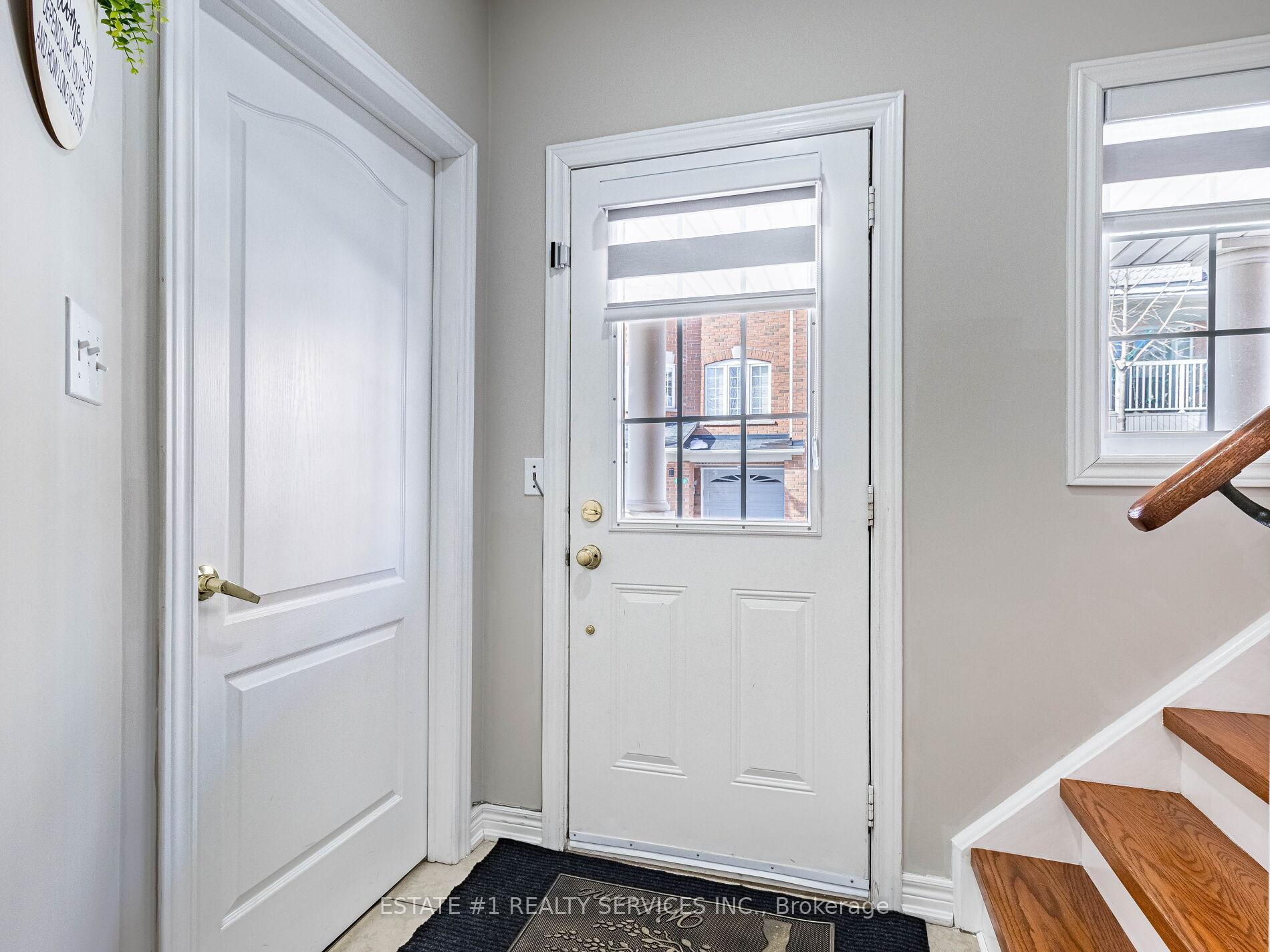 Photo 6 of 3 October Place, Brampton, Bram West — HOMEH