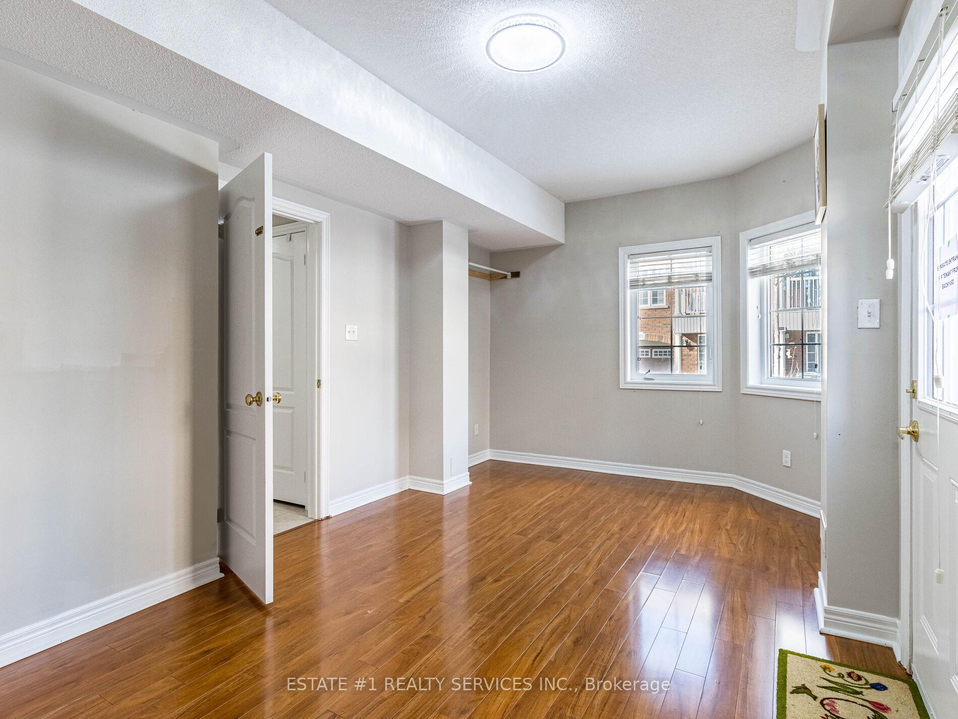 Photo 10 of 3 October Place, Brampton, Bram West — HOMEH