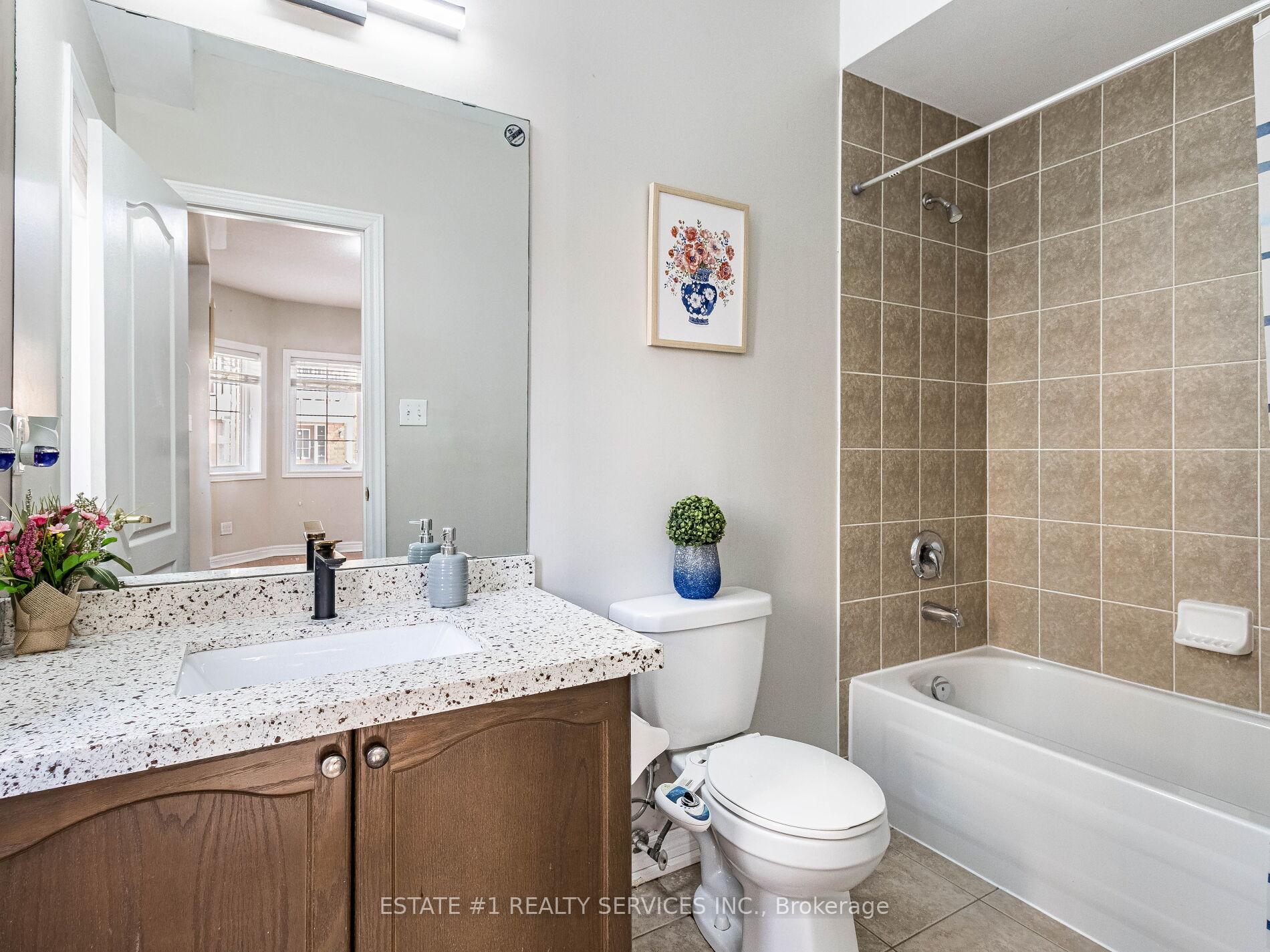 Photo 11 of 3 October Place, Brampton, Bram West — HOMEH