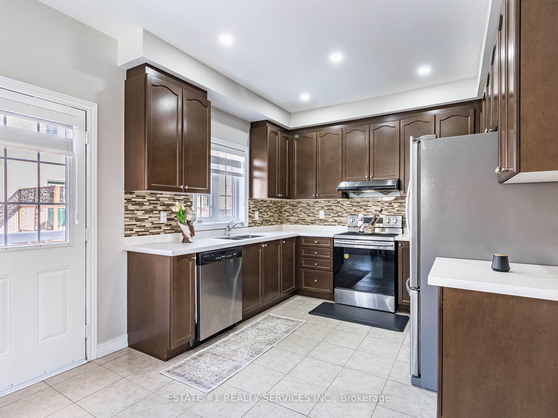 Photo 21 of 3 October Place, Brampton, Bram West — HOMEH
