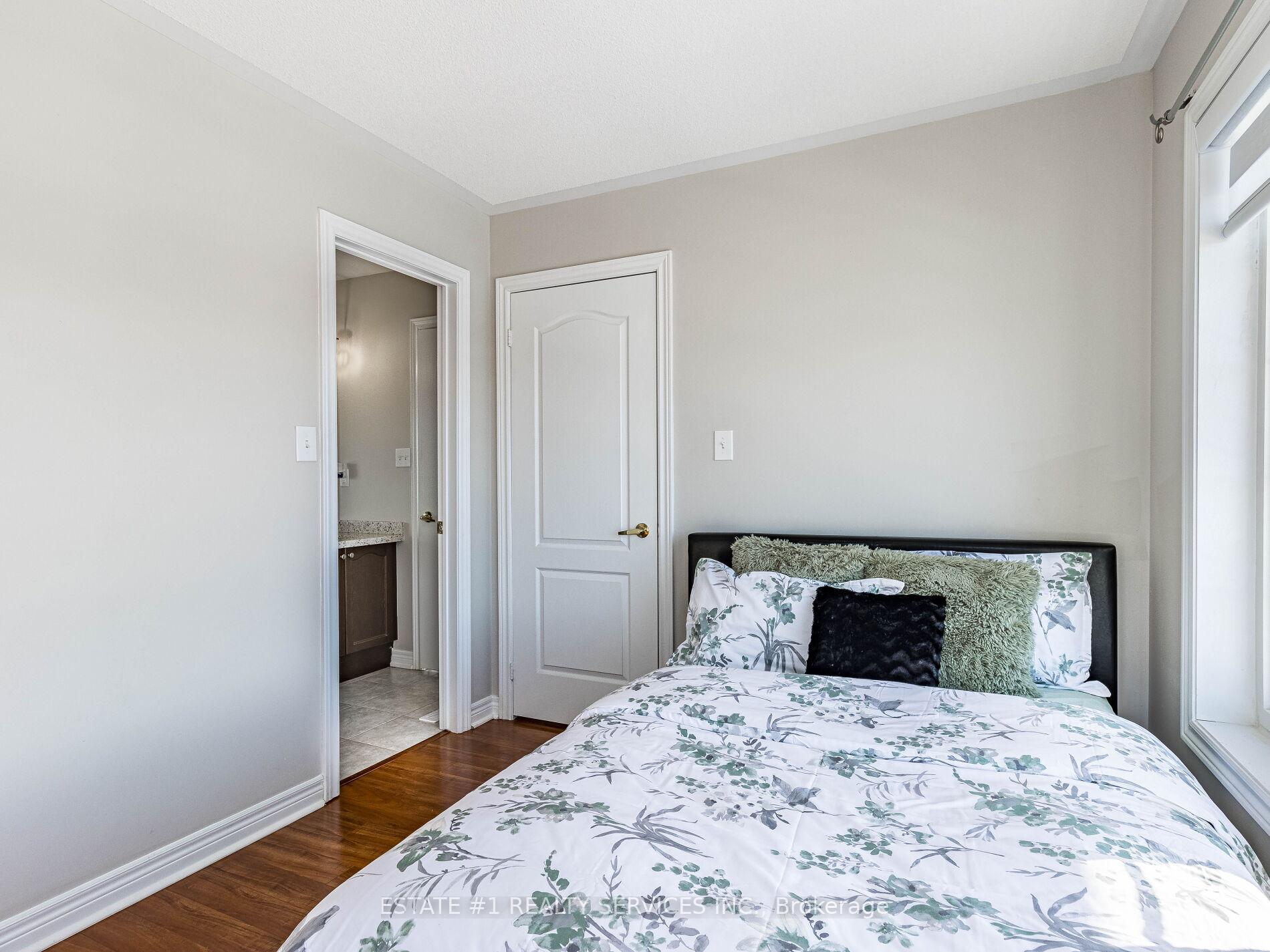 Photo 35 of 3 October Place, Brampton, Bram West — HOMEH