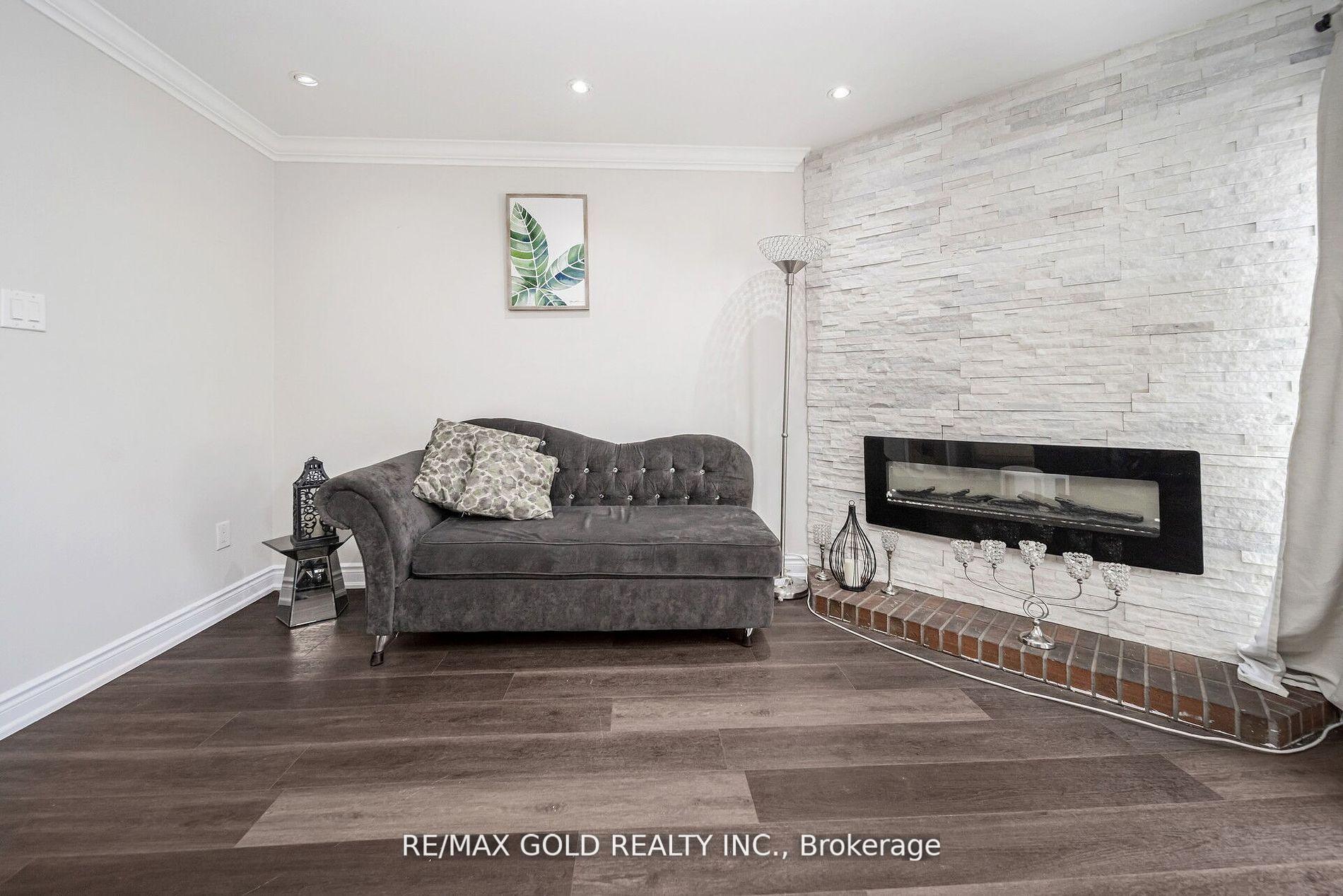 Photo 8 of 167 Ecclestone Drive, Brampton, Brampton West — HOMEH
