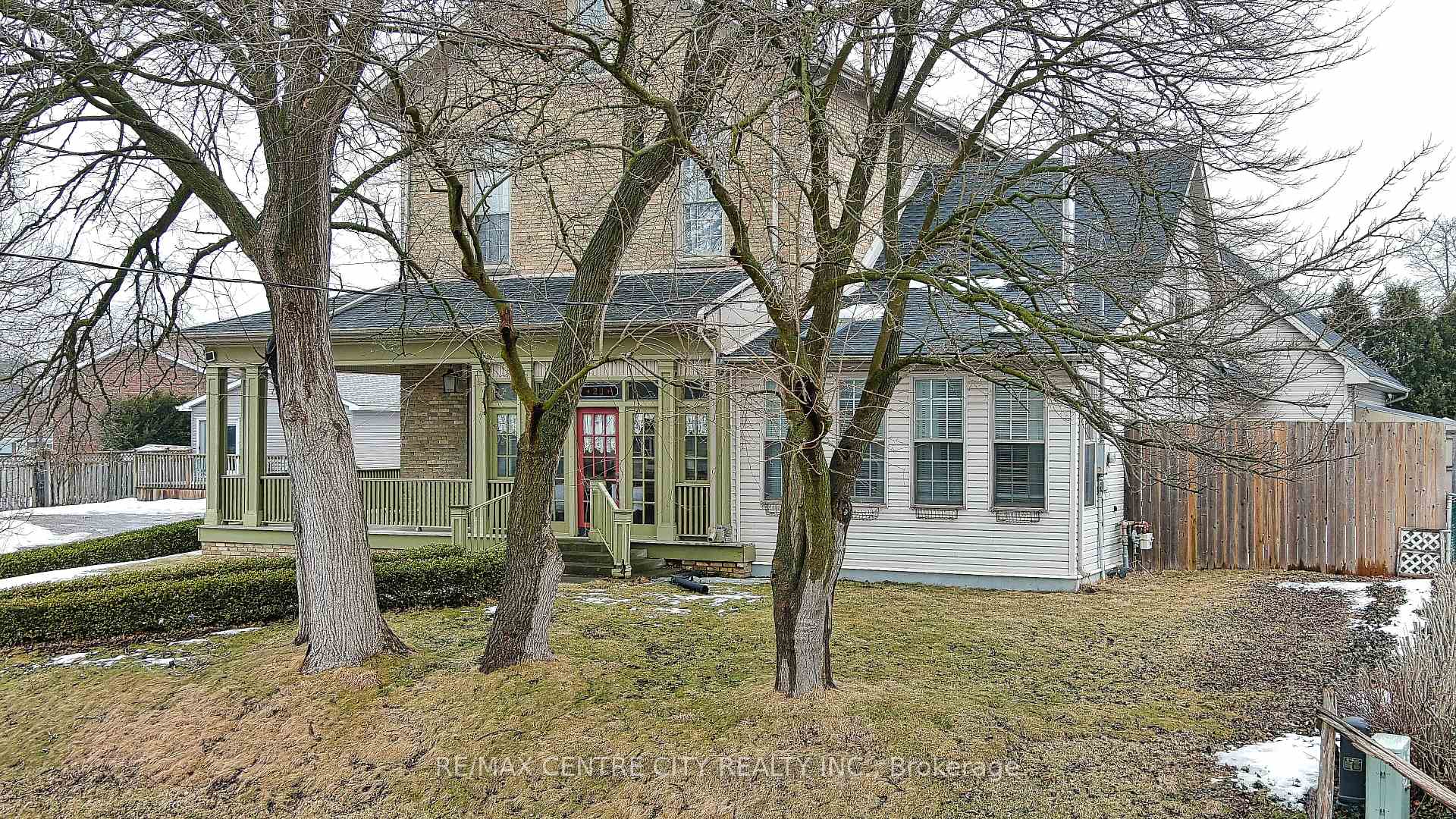 Photo 2 of 21 Parkside Drive, St. Thomas — HOMEH