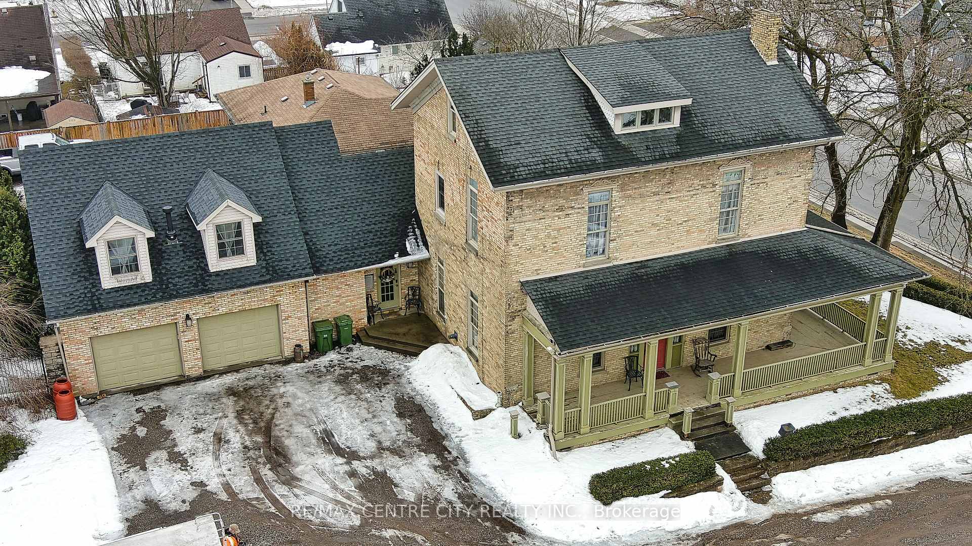 Photo 3 of 21 Parkside Drive, St. Thomas — HOMEH