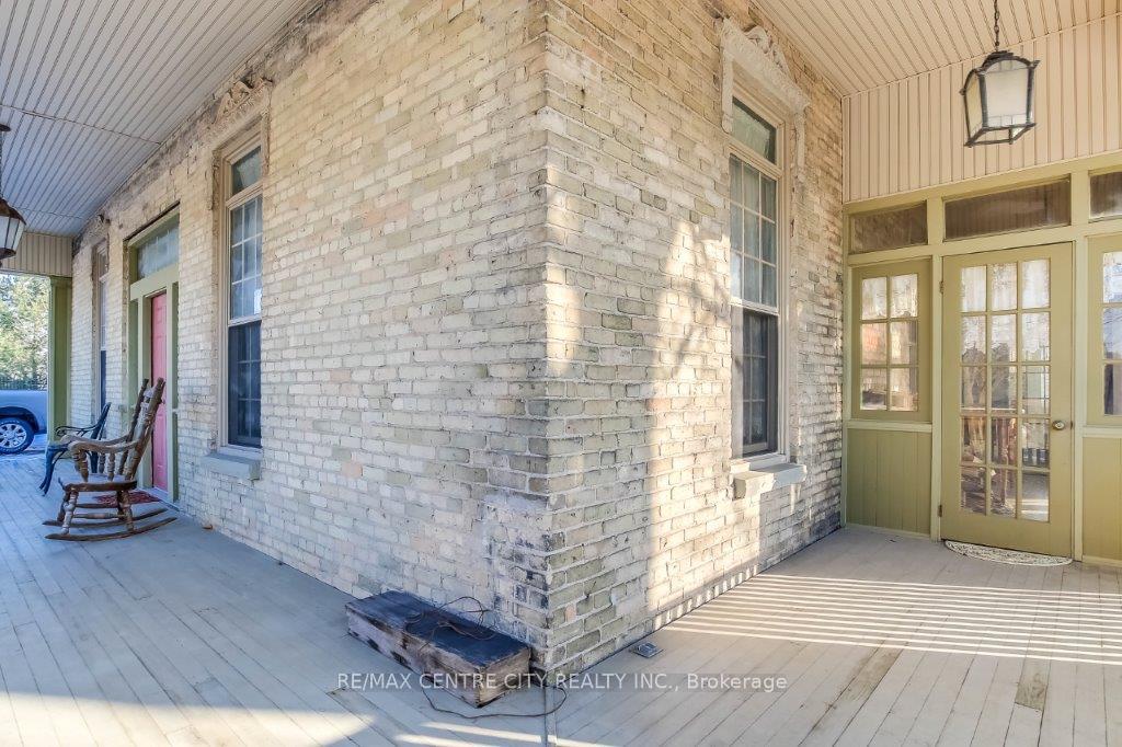 Photo 4 of 21 Parkside Drive, St. Thomas — HOMEH