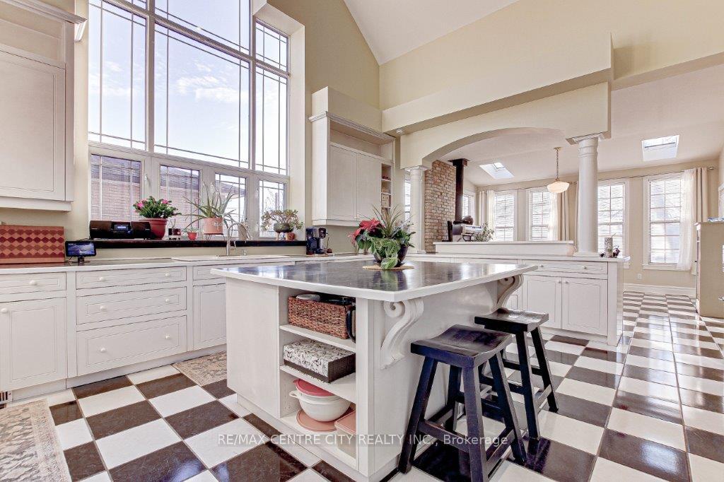 Photo 12 of 21 Parkside Drive, St. Thomas — HOMEH
