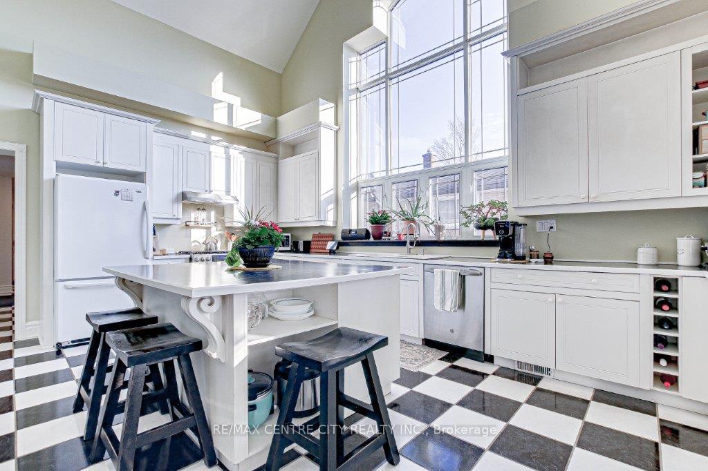 Photo 14 of 21 Parkside Drive, St. Thomas — HOMEH