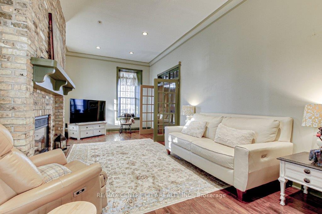 Photo 17 of 21 Parkside Drive, St. Thomas — HOMEH