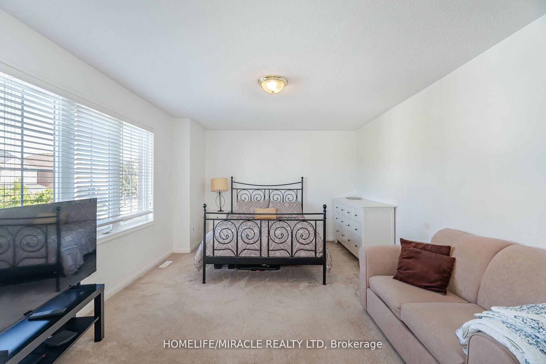 Photo 26 of 5 Valleywest Road, Brampton, Vales of Castlemore — HOMEH