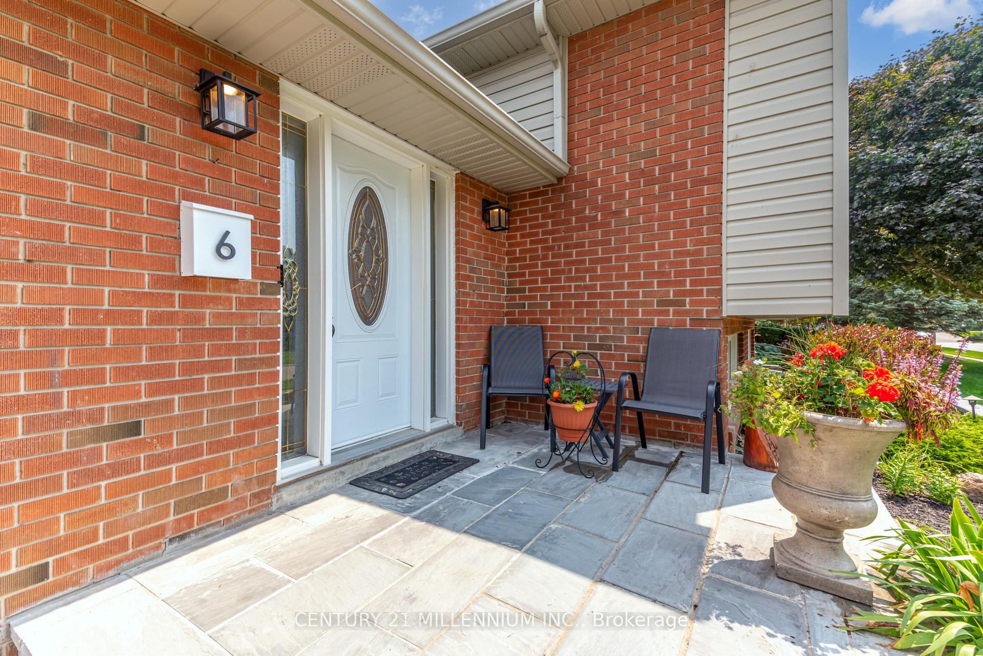 Photo 3 of 6 Ridgehill Drive, Brampton, Brampton South — HOMEH