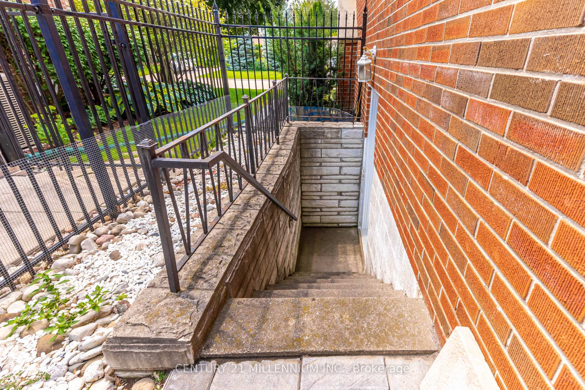 Photo 35 of 6 Ridgehill Drive, Brampton, Brampton South — HOMEH