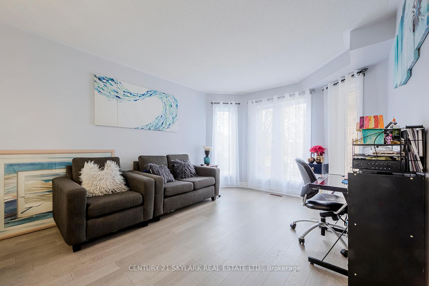 Photo 5 of 59 Richwood Crescent, Brampton, Brampton West — HOMEH