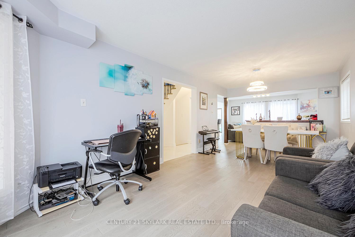 Photo 7 of 59 Richwood Crescent, Brampton, Brampton West — HOMEH