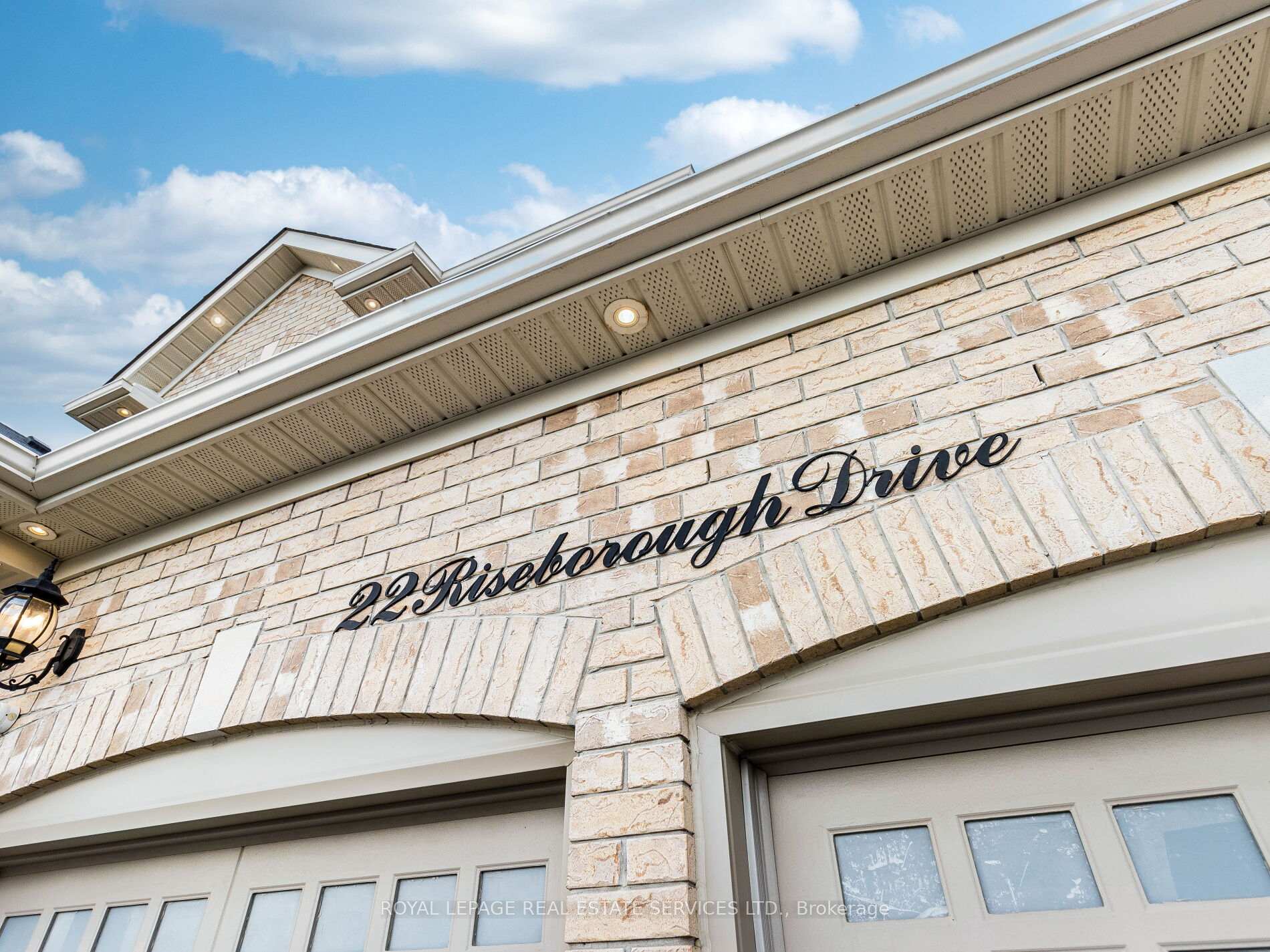 Photo 2 of 22 Riseborough Drive, Brampton, Bram East — HOMEH
