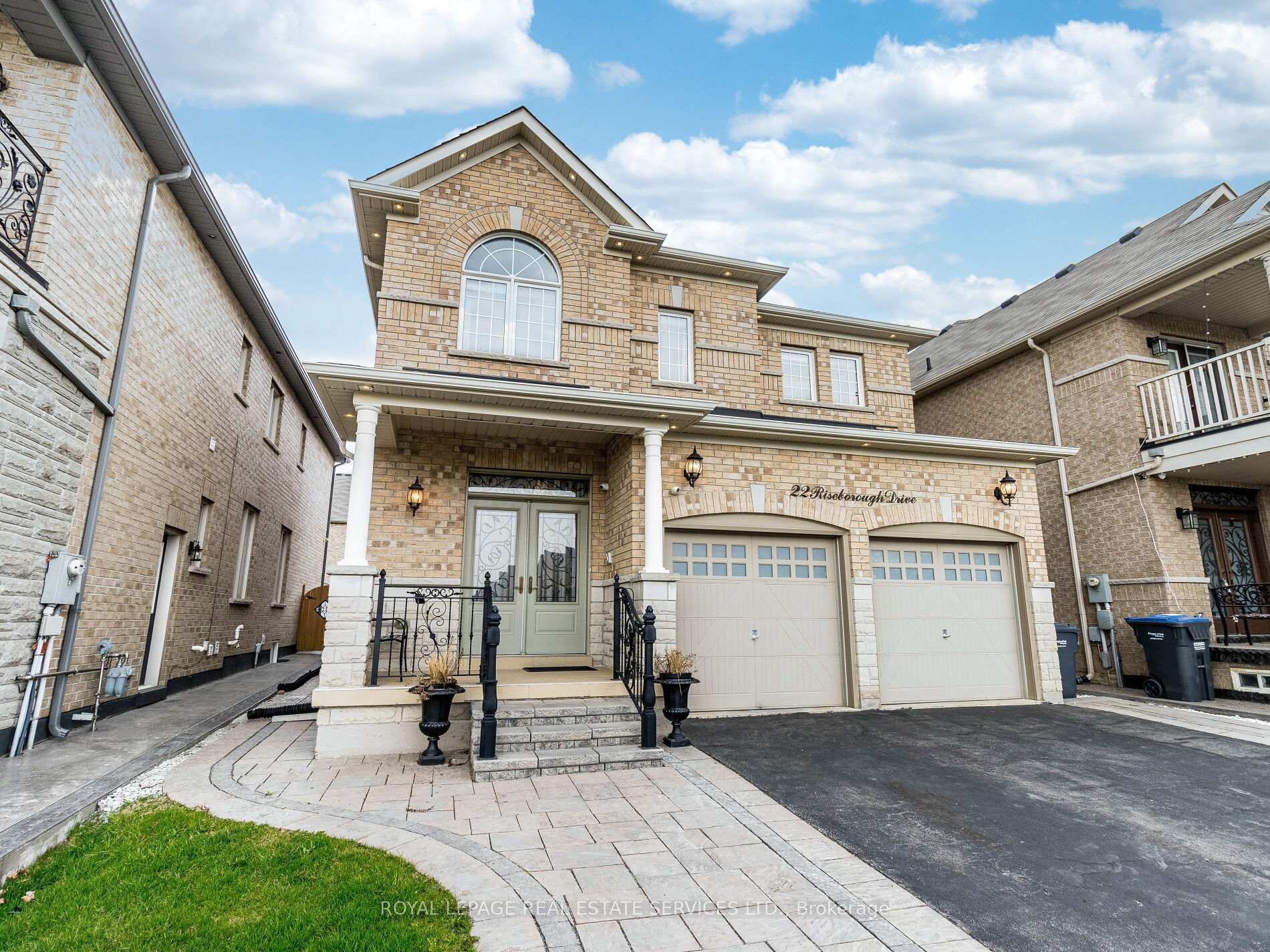 Photo 3 of 22 Riseborough Drive, Brampton, Bram East — HOMEH
