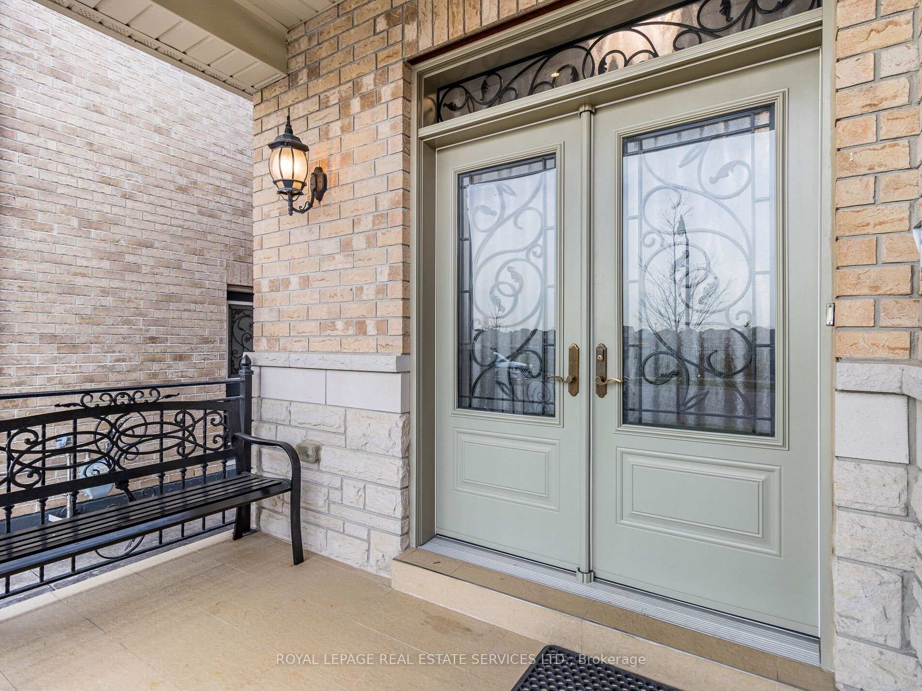 Photo 4 of 22 Riseborough Drive, Brampton, Bram East — HOMEH