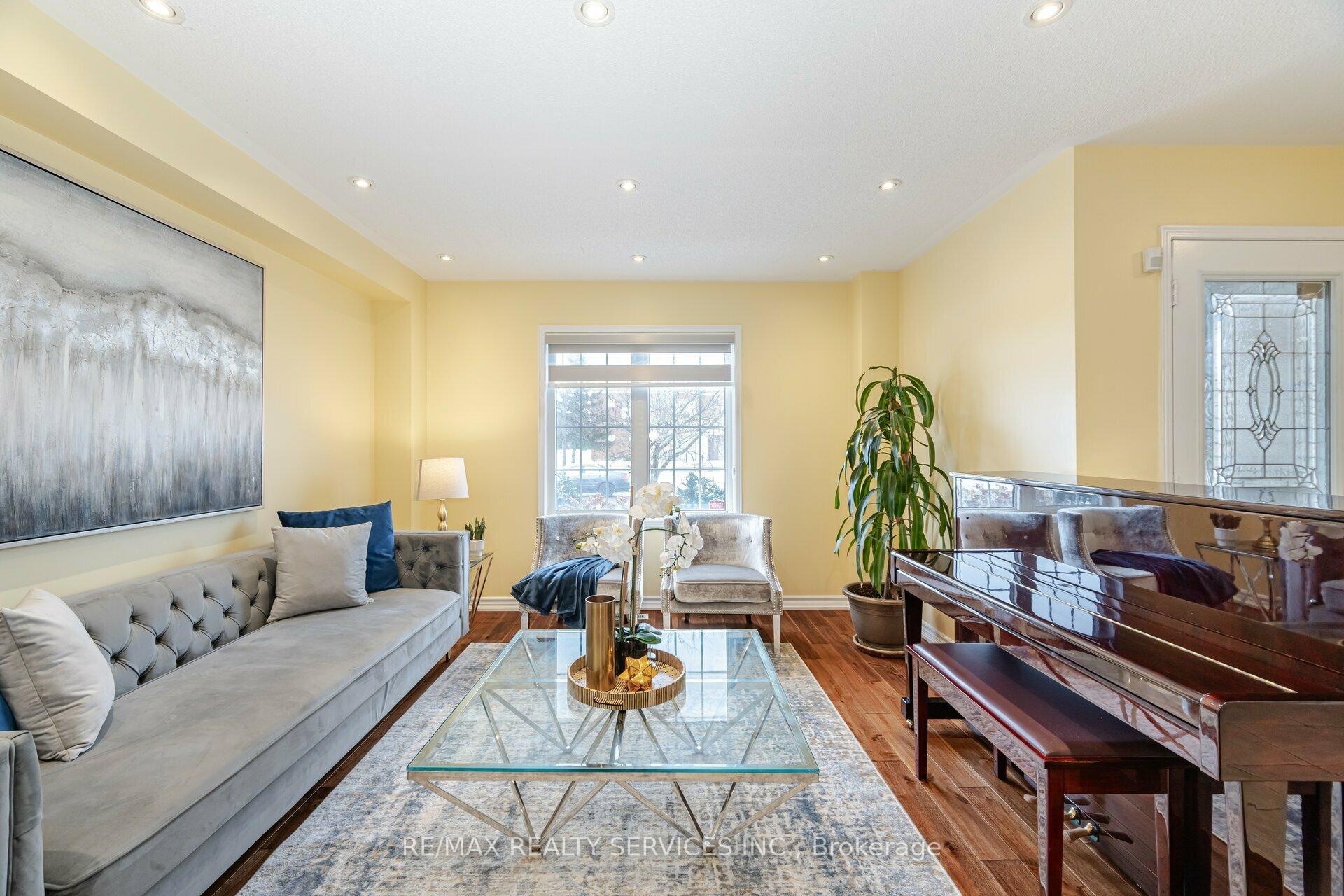 Photo 7 of 64 Edenbrook Hill Drive, Brampton, Fletcher's Meadow — HOMEH