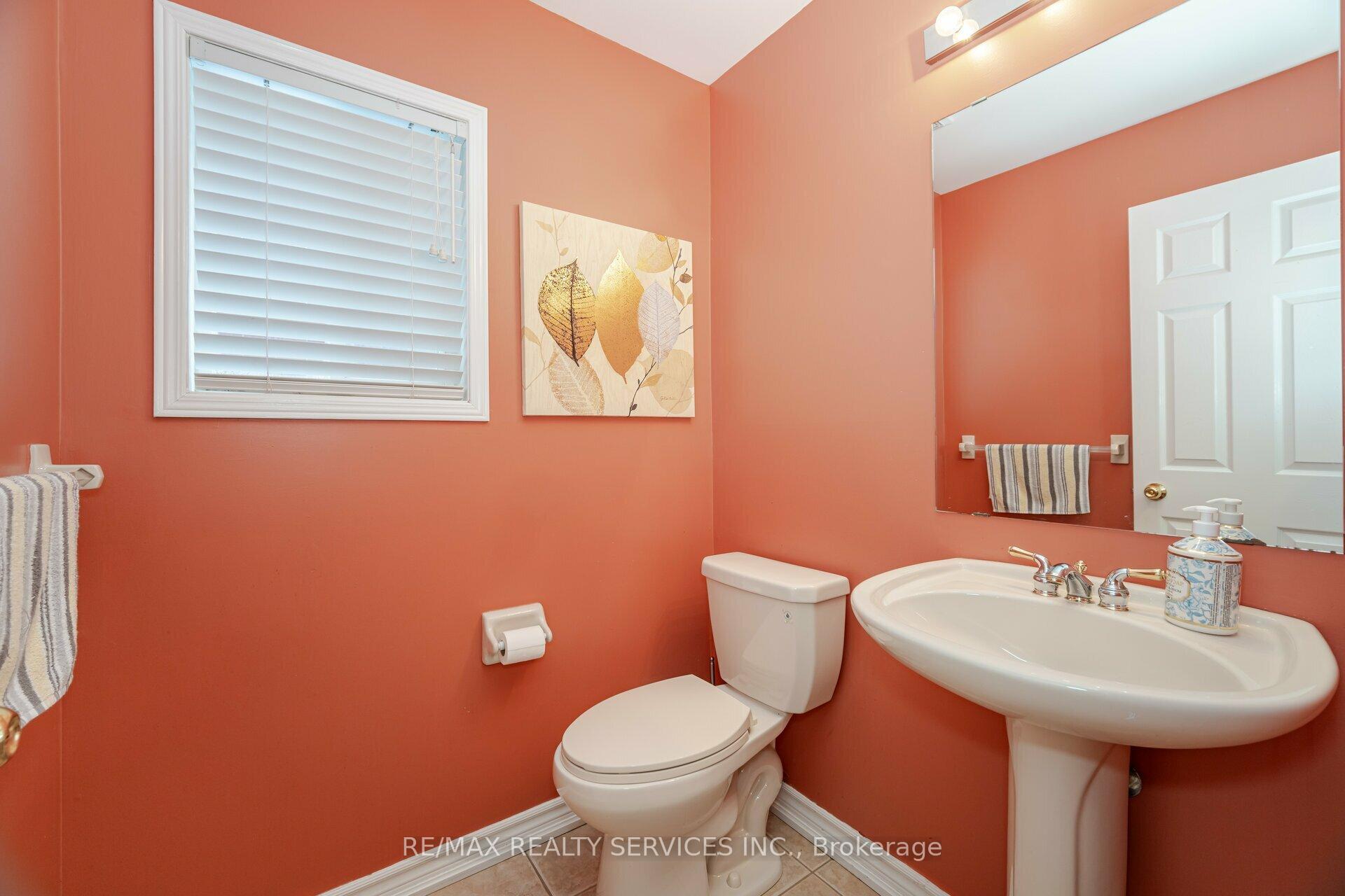Photo 20 of 64 Edenbrook Hill Drive, Brampton, Fletcher's Meadow — HOMEH
