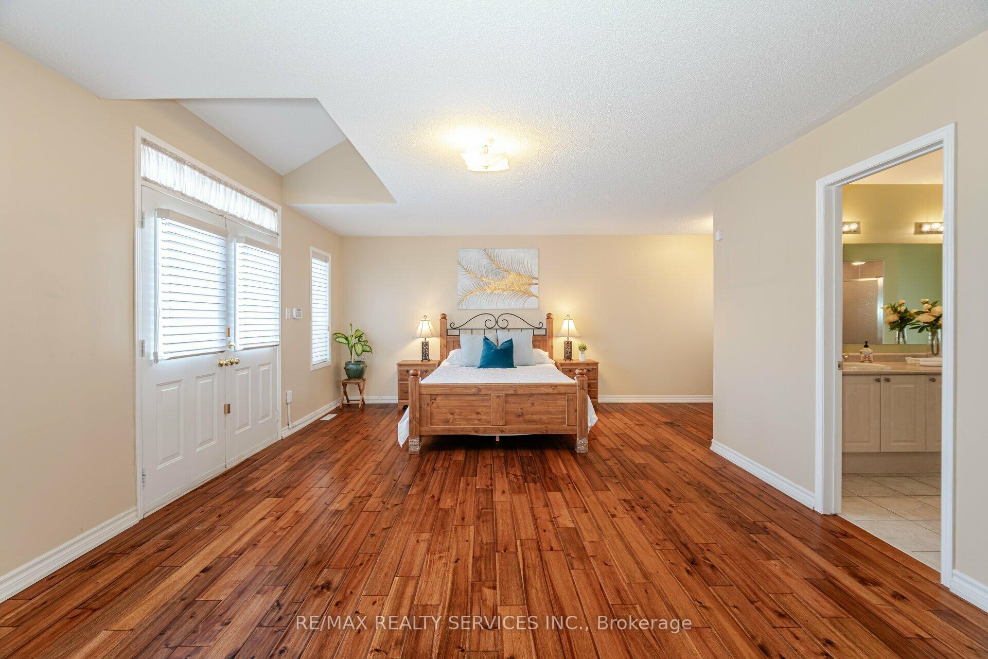 Photo 21 of 64 Edenbrook Hill Drive, Brampton, Fletcher's Meadow — HOMEH