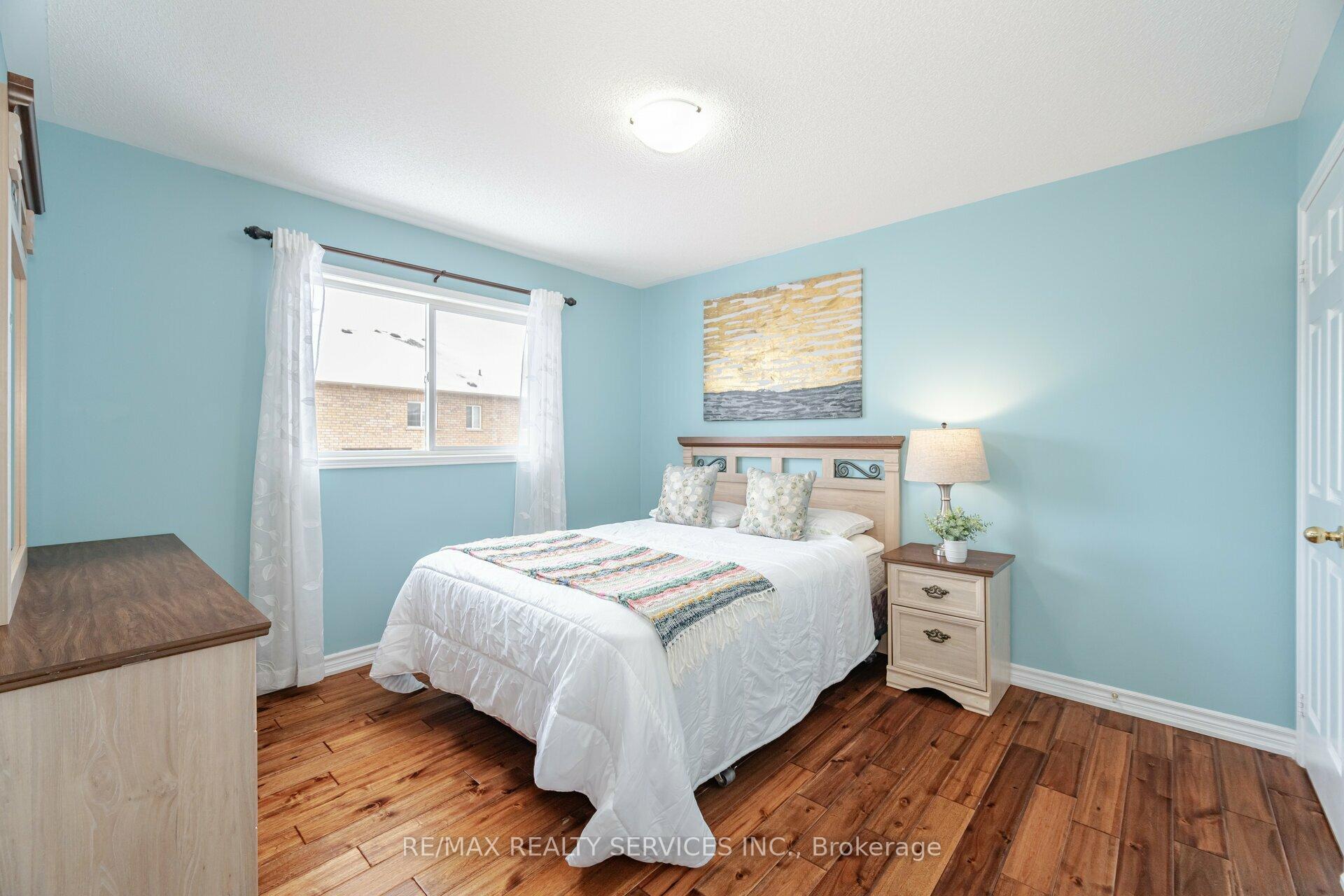 Photo 28 of 64 Edenbrook Hill Drive, Brampton, Fletcher's Meadow — HOMEH