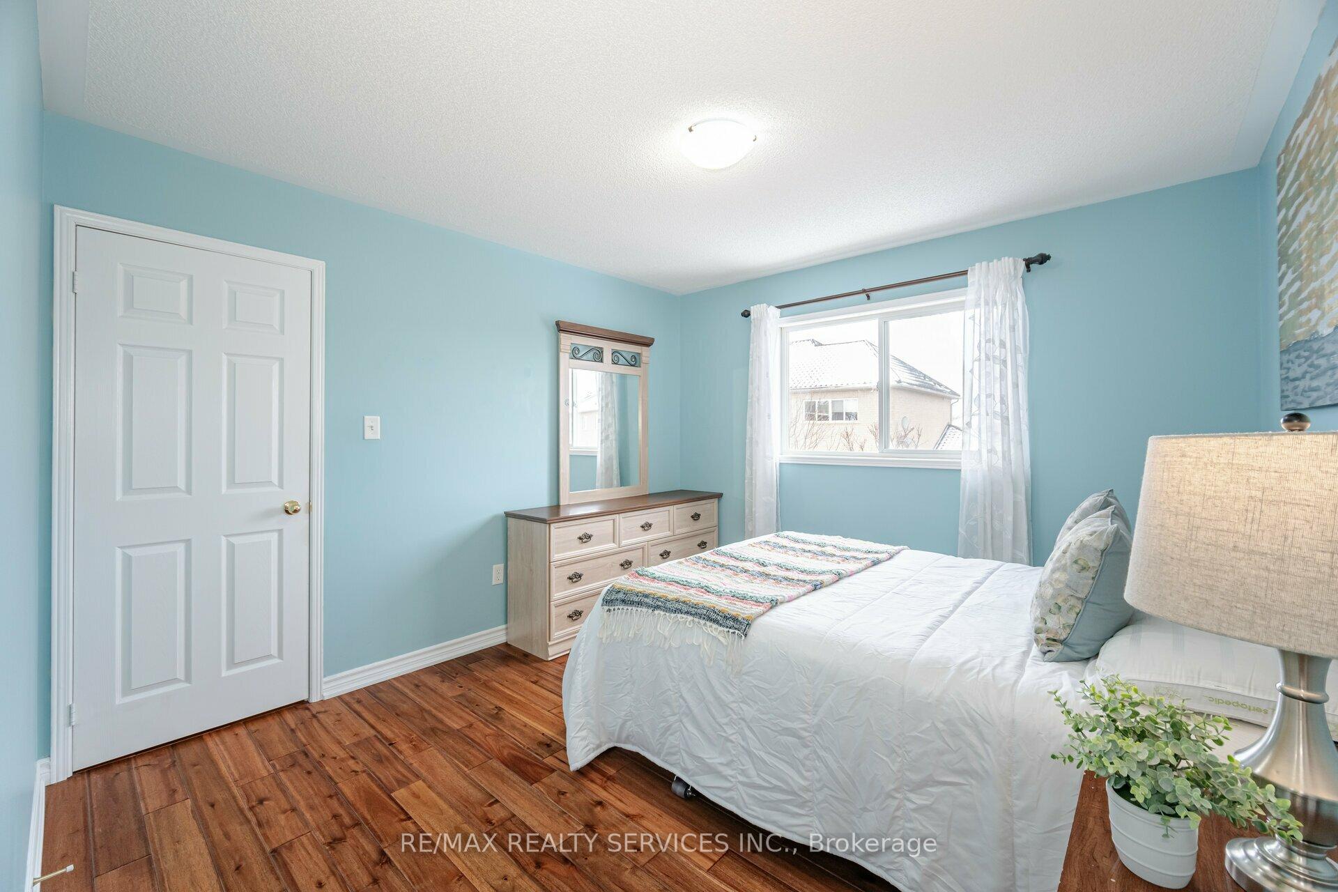 Photo 29 of 64 Edenbrook Hill Drive, Brampton, Fletcher's Meadow — HOMEH