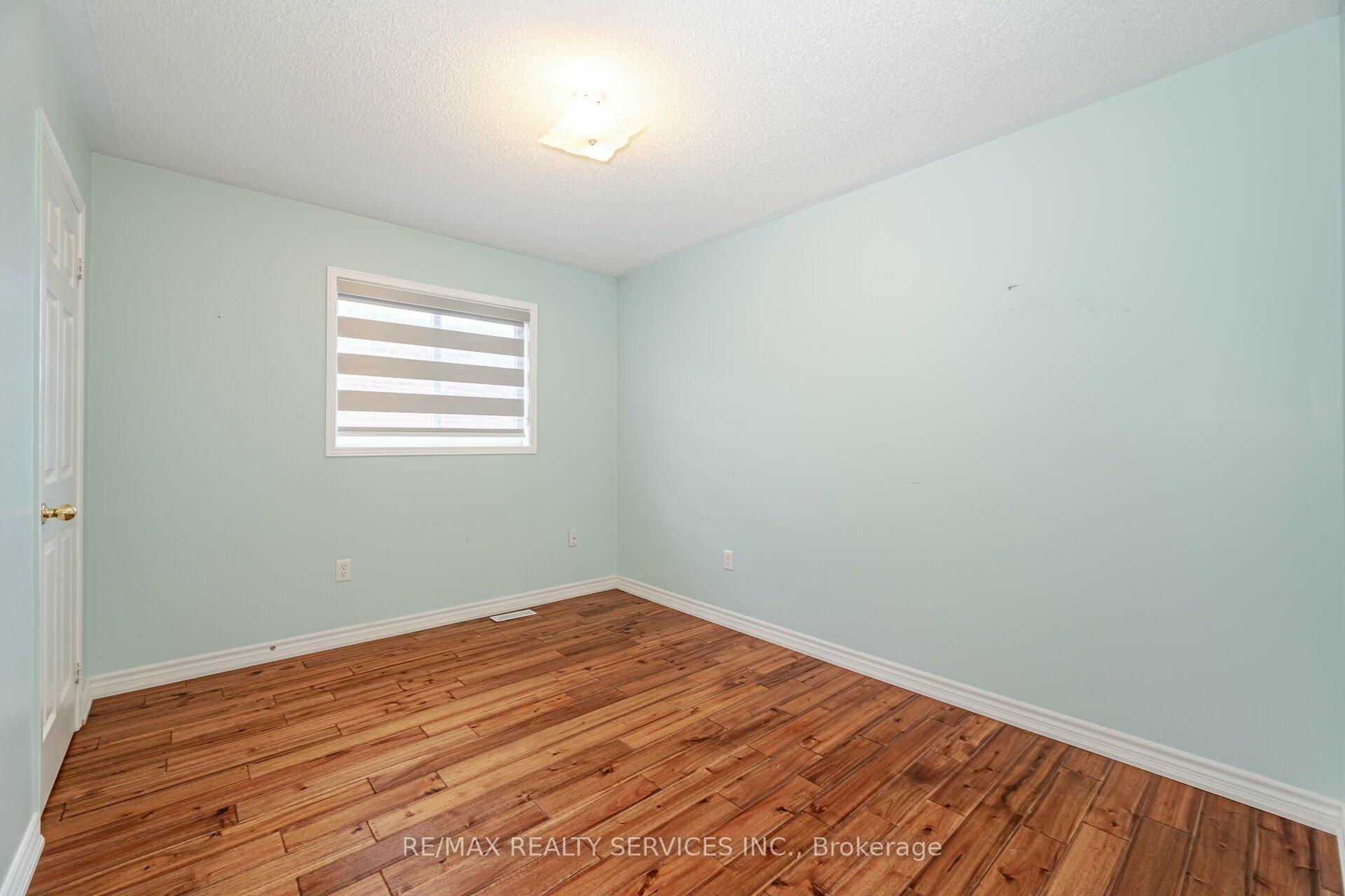 Photo 31 of 64 Edenbrook Hill Drive, Brampton, Fletcher's Meadow — HOMEH