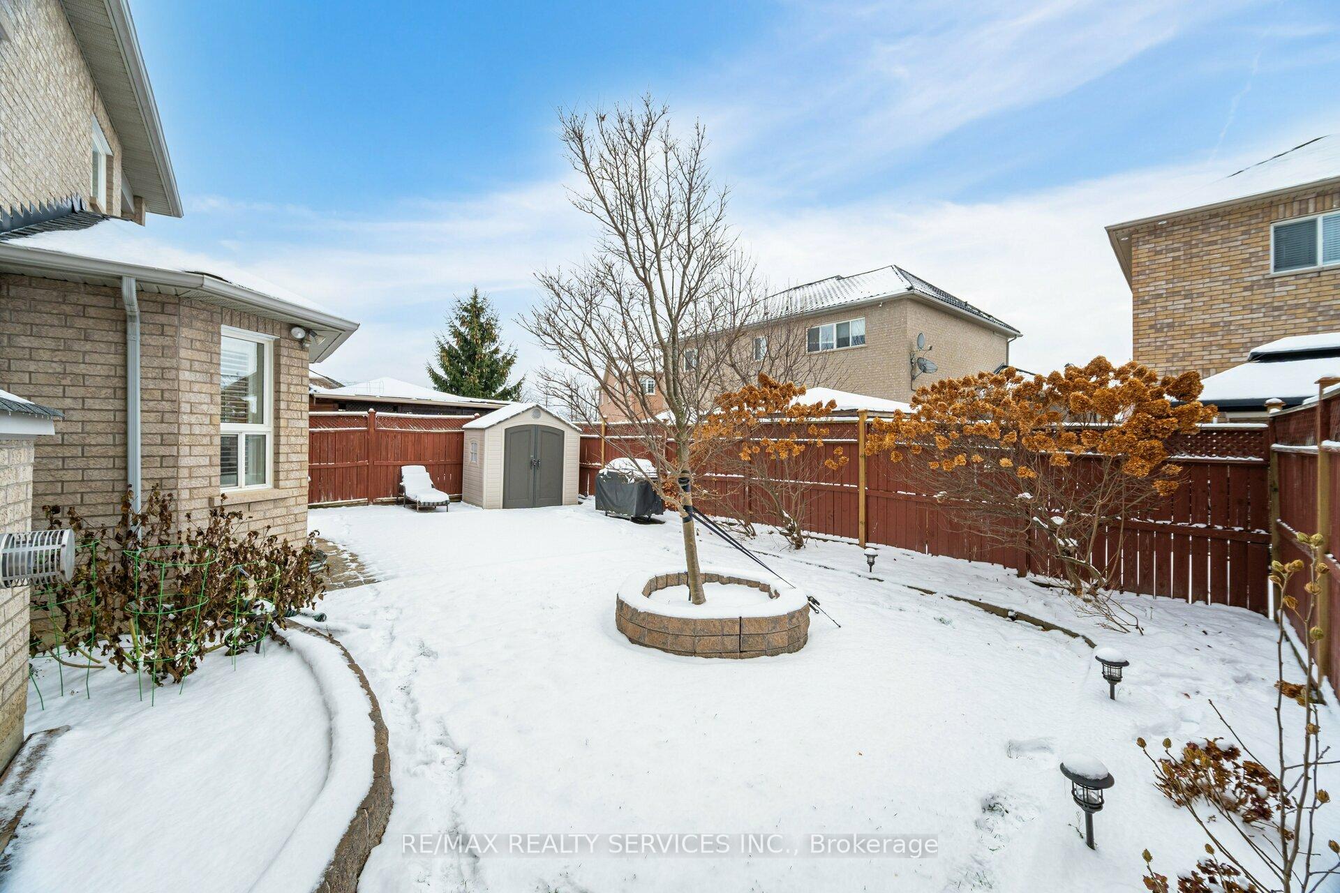 Photo 36 of 64 Edenbrook Hill Drive, Brampton, Fletcher's Meadow — HOMEH