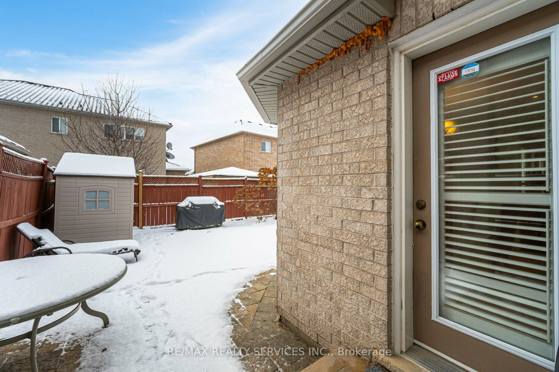 Photo 38 of 64 Edenbrook Hill Drive, Brampton, Fletcher's Meadow — HOMEH