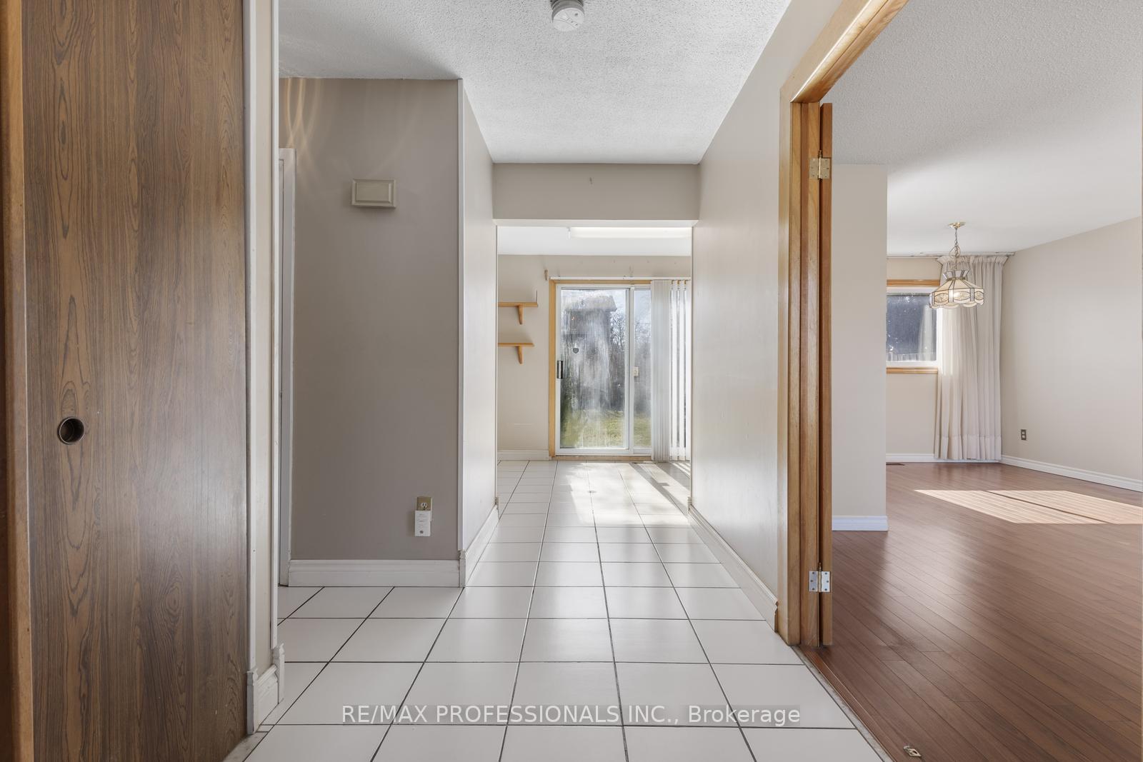 Photo 3 of 41 Carberry Crescent, Brampton, Madoc — HOMEH