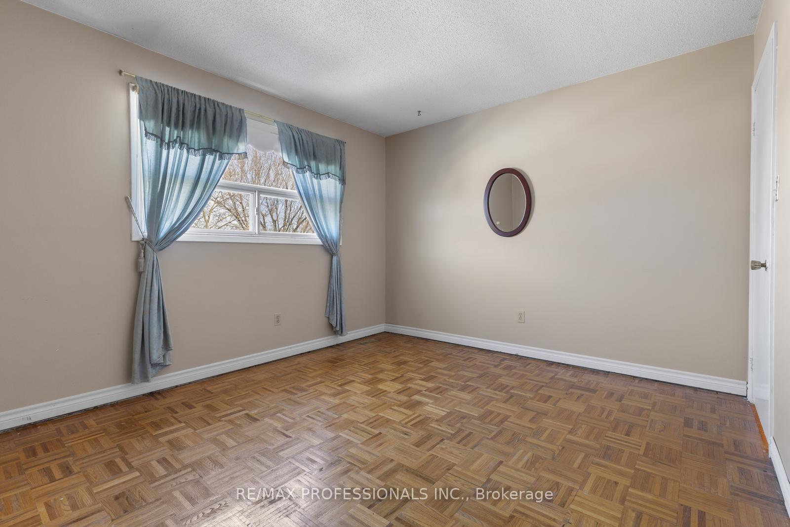 Photo 17 of 41 Carberry Crescent, Brampton, Madoc — HOMEH