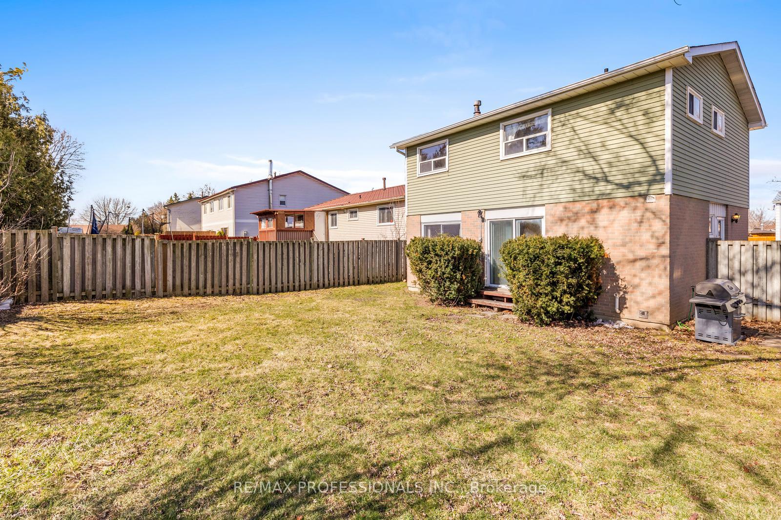 Photo 26 of 41 Carberry Crescent, Brampton, Madoc — HOMEH