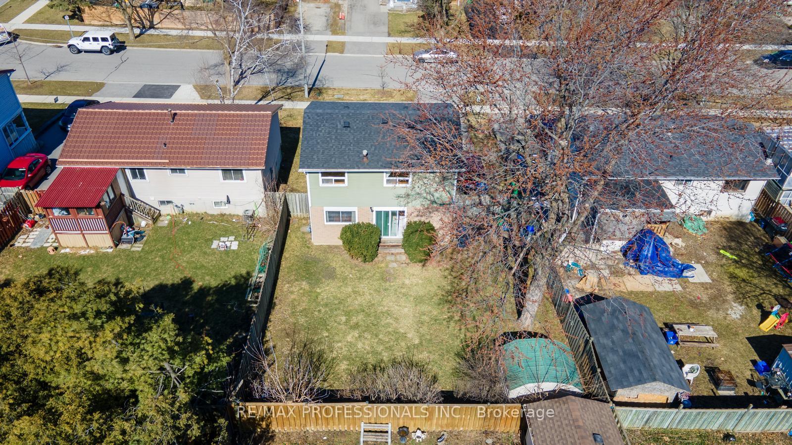 Photo 32 of 41 Carberry Crescent, Brampton, Madoc — HOMEH