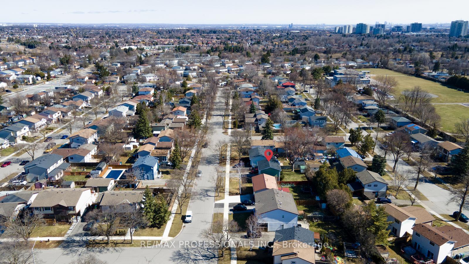 Photo 36 of 41 Carberry Crescent, Brampton, Madoc — HOMEH