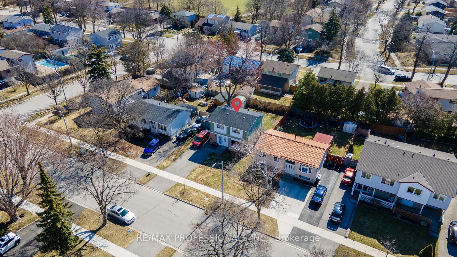 Photo 37 of 41 Carberry Crescent, Brampton, Madoc — HOMEH