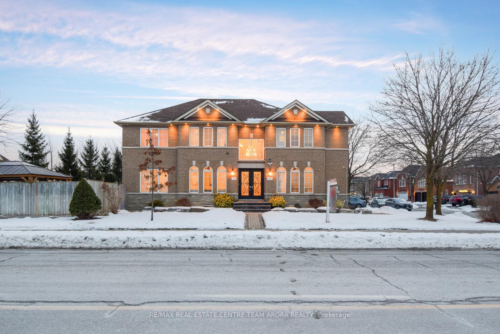 Photo 1 of 22 Summer Valley Drive, Brampton, Snelgrove — HOMEH