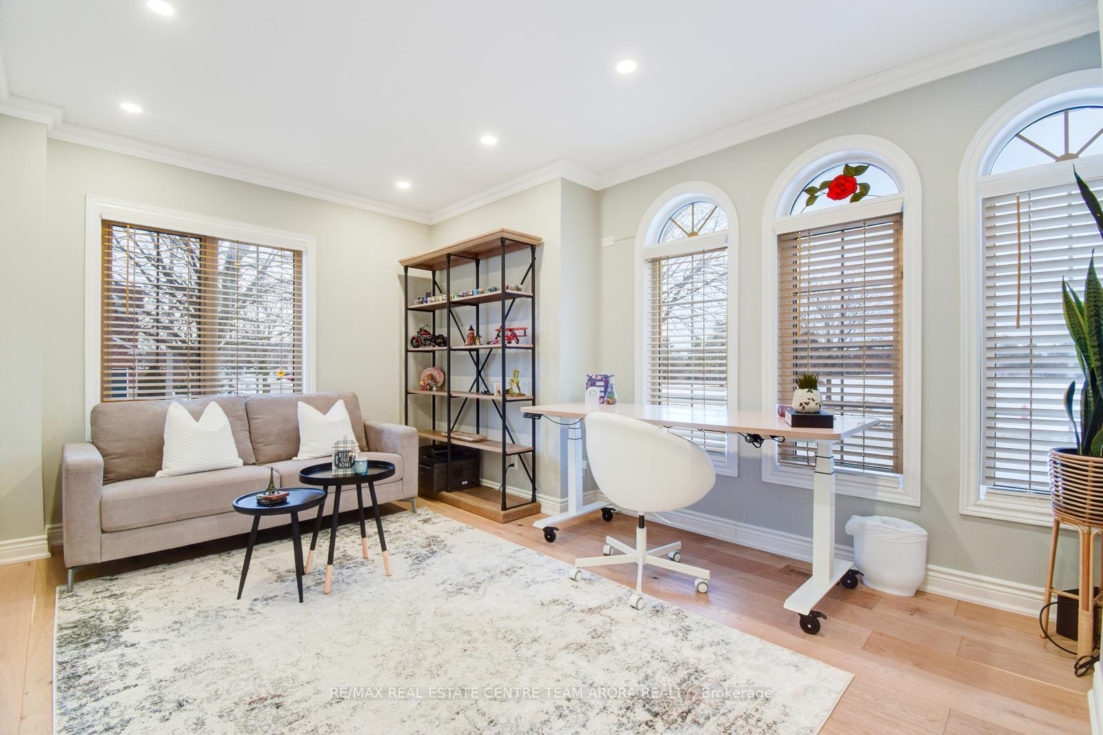 Photo 7 of 22 Summer Valley Drive, Brampton, Snelgrove — HOMEH