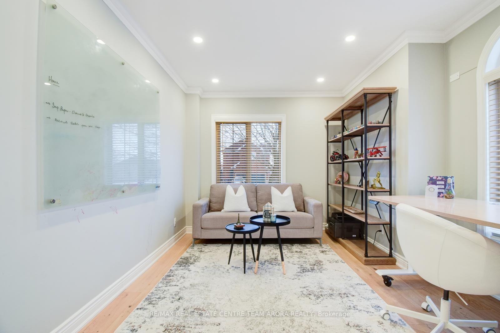 Photo 8 of 22 Summer Valley Drive, Brampton, Snelgrove — HOMEH