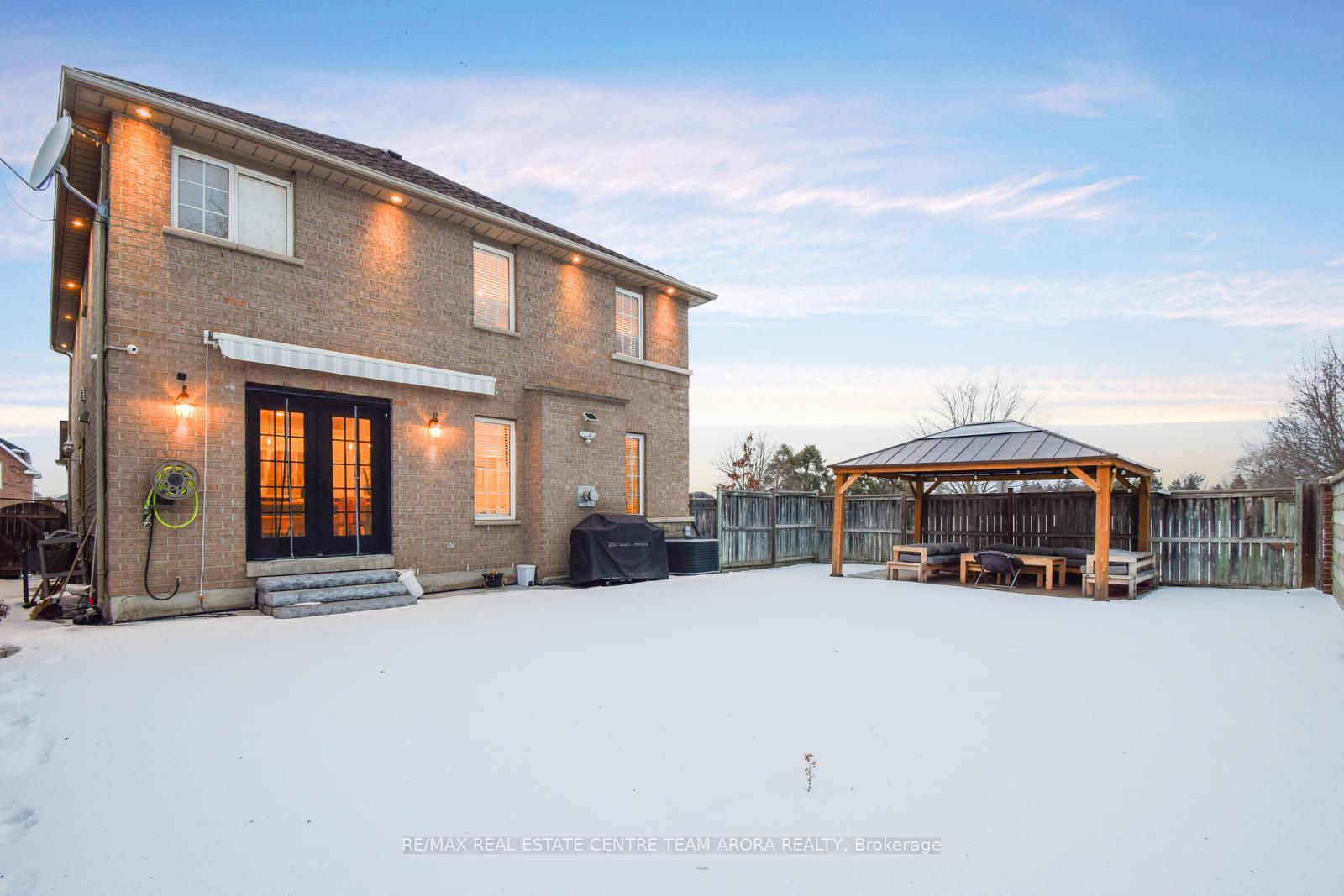 Photo 38 of 22 Summer Valley Drive, Brampton, Snelgrove — HOMEH