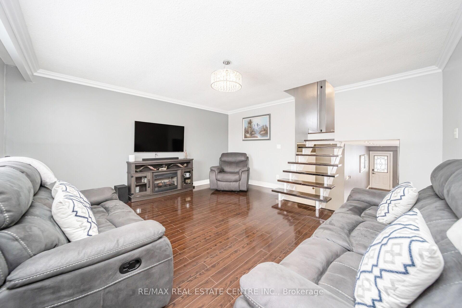 Photo 14 of 19 Histon Crescent, Brampton, Madoc — HOMEH
