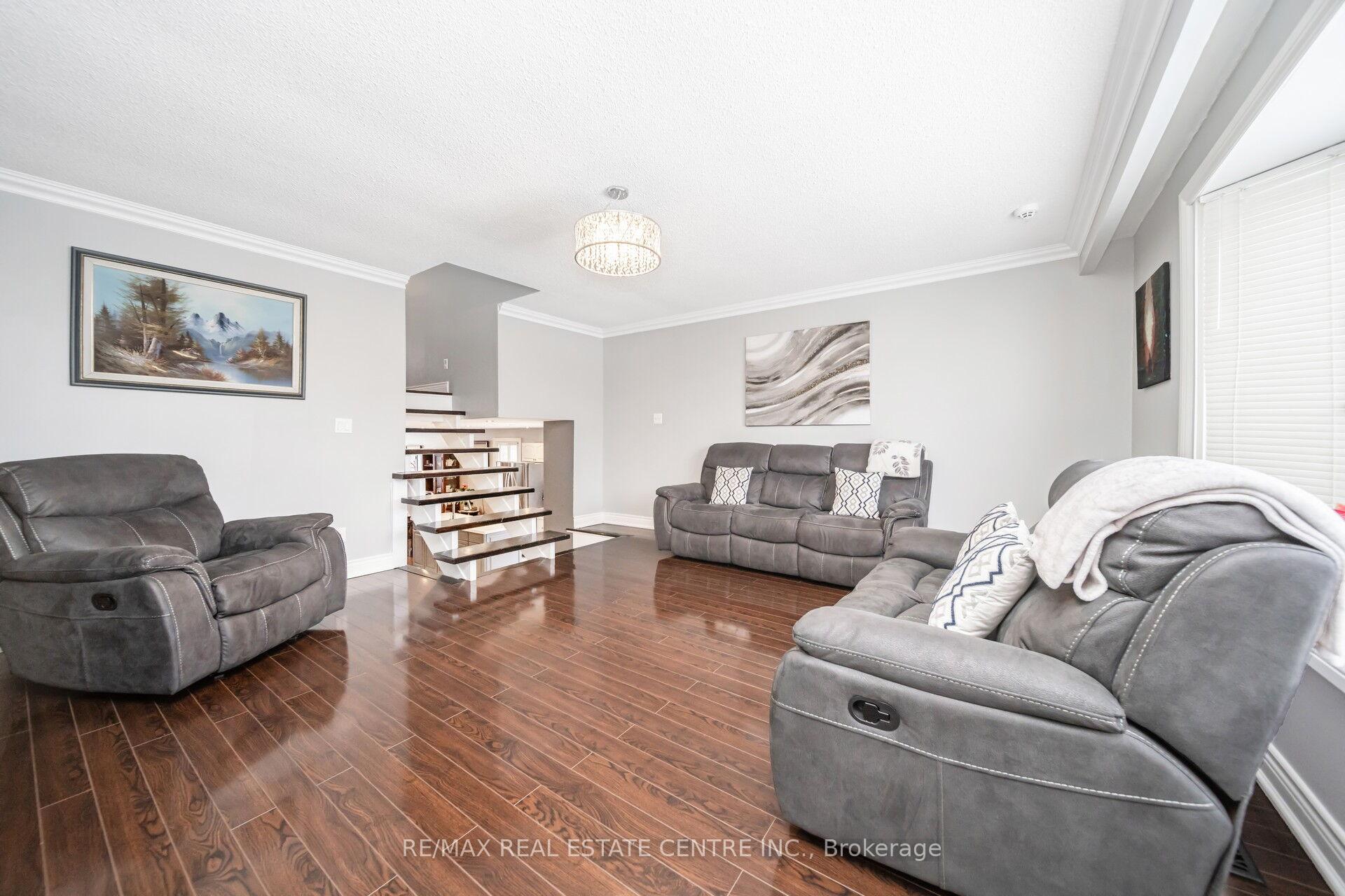 Photo 15 of 19 Histon Crescent, Brampton, Madoc — HOMEH
