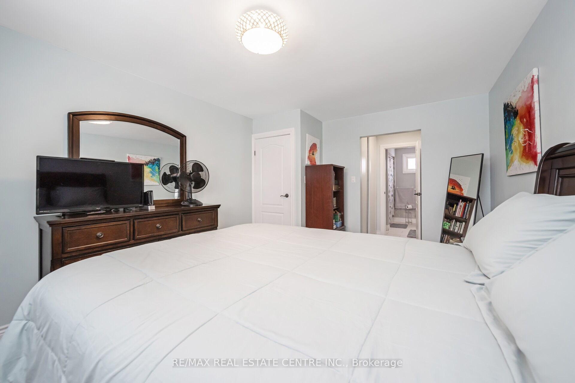 Photo 20 of 19 Histon Crescent, Brampton, Madoc — HOMEH