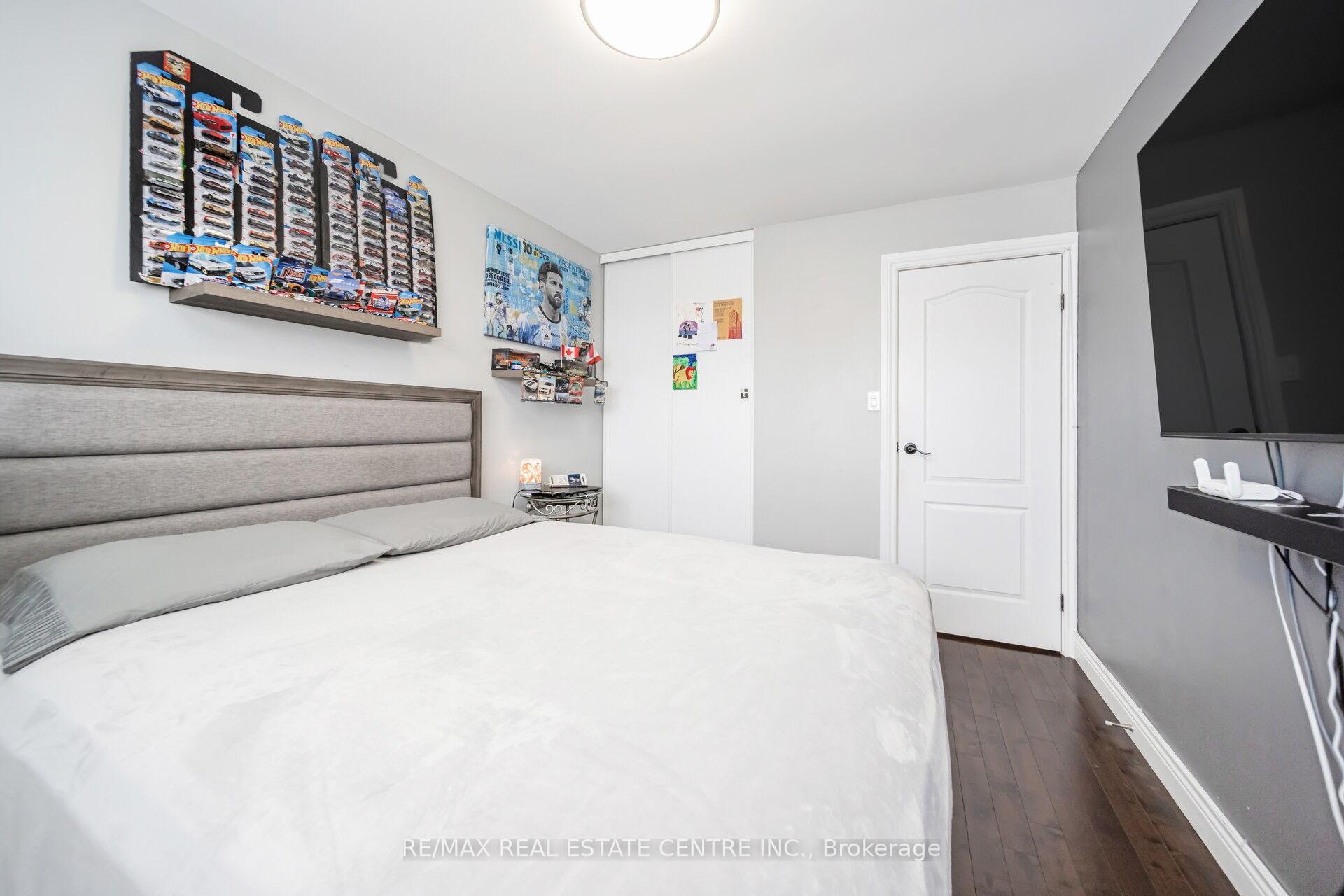 Photo 23 of 19 Histon Crescent, Brampton, Madoc — HOMEH