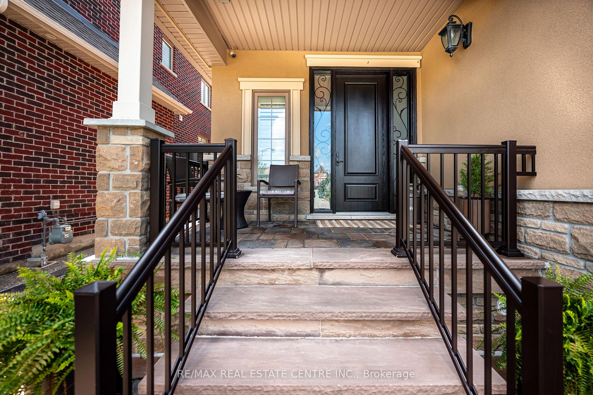 Photo 4 of 74 Cedarholme Avenue, Caledon, Rural Caledon — HOMEH